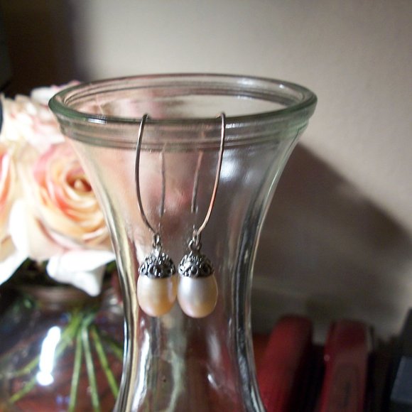 Pearl Dangle Earrings - Picture 5 of 7